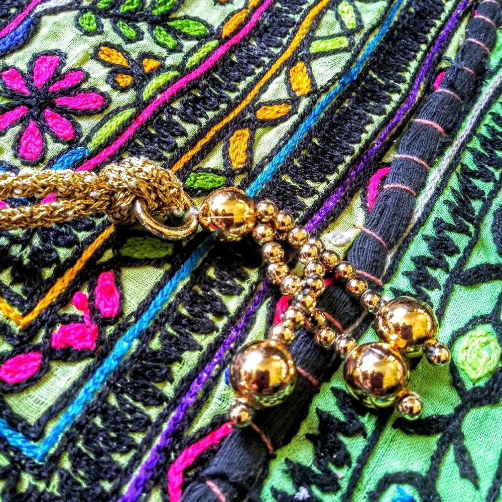 Handcrafted Ethnic Embroidered India Pouch - Picture 5 of 8